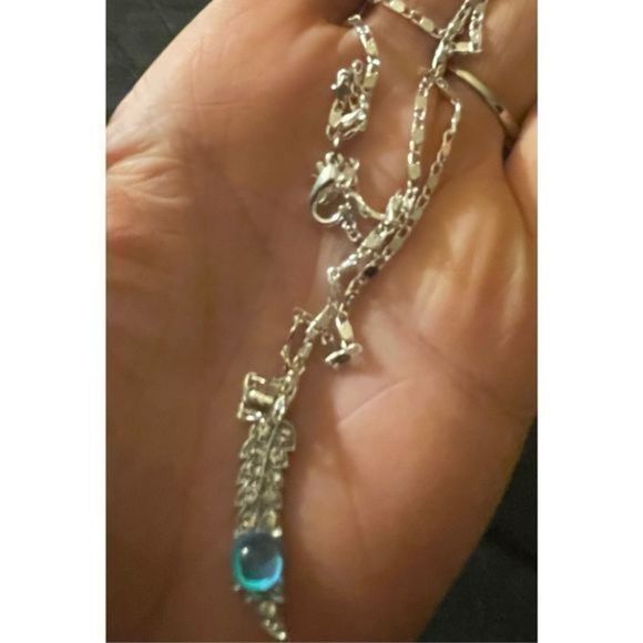 Cute WHITE SAPPHIRE N STERLING SILVER FEATHER NECKLACE - Picture 2 of 3